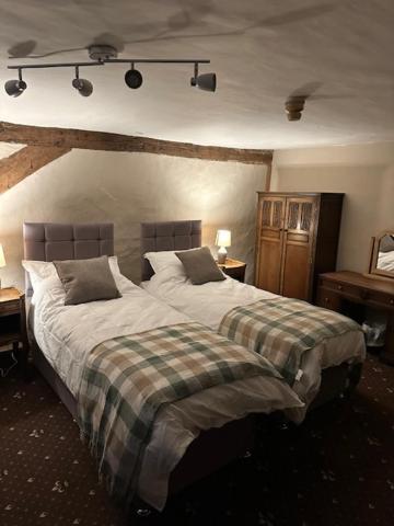 The Chequers Inn Smarden ภายนอก รูปภาพ